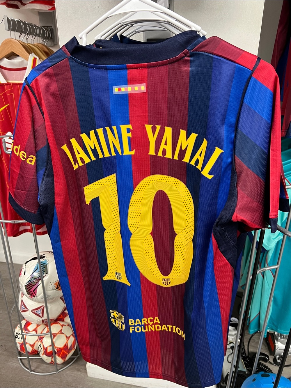 Lamine Yamal #10 Home Barcelona  Jersey — 26-27 adult men